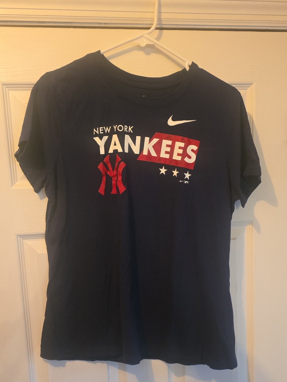 Nike New York Yankees Womens Navy Graphic Tee